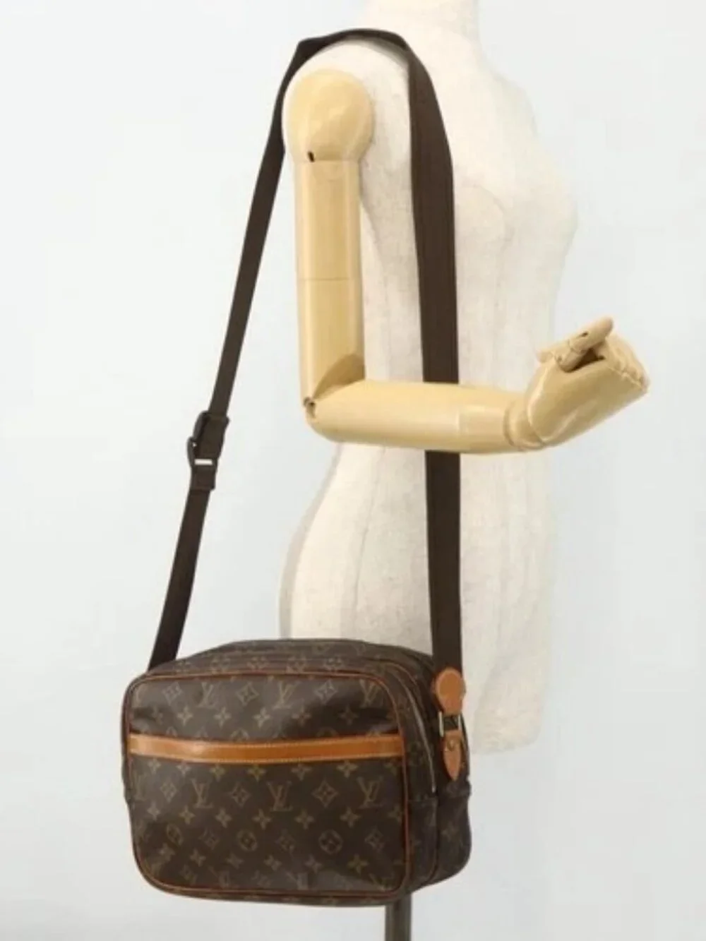 LOUIS VUITTON Monogram Reporter PM Shoulder Bag M45254 LV Auth ka4029